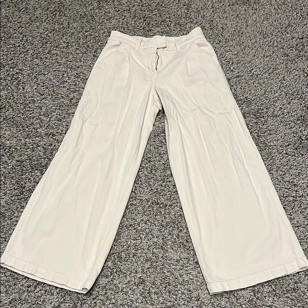 Never worn (washed once) American Eagle trousers